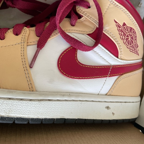 Nike Air Jordan 1 Mid Light Curry Cardinal size 9.5 554724-201 OG I Retro GC - Picture 15 of 16